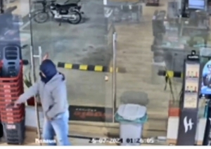 (VIDEO)Cae otro implicado de asaltos en una cadena comercial
