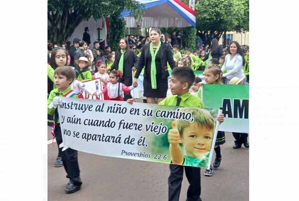 Festejan 51 aniversario de Saltos del Guairá con desfile estudiantil, cívico y militar | DIARIO PRIMERA PLANA