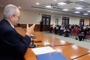Disertación sobre Garantías Constitucionales en el Diplomado en Derecho Civil y Comercial