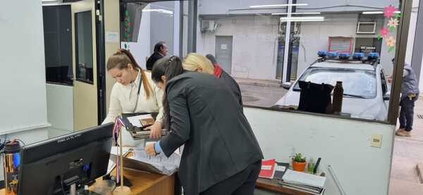 Más funcionarios de la Dinac caen por vínculos con el narcotráfico - Judiciales.net