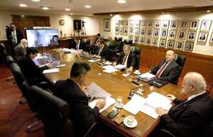 Corte repone salario básico al suspendido fiscal adjunto Patricio Gaona - Nacionales - ABC Color