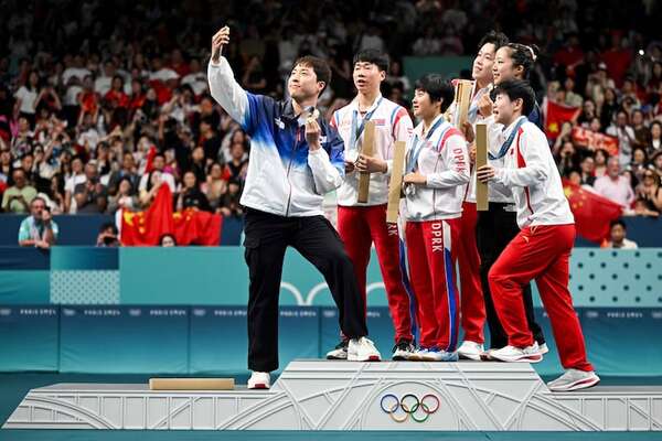 Video: La selfie más simbólica de los JJ.OO. - Deportes - ABC Color