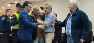 (VIDEO)Padre de Sol Chávez amenazó a odontóloga y bioquímica en pleno juicio: “Les voy a matar”