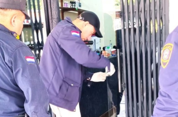 HOMBRE ROBÓ MÁS DE 100 PODS Y UN PLAY 5