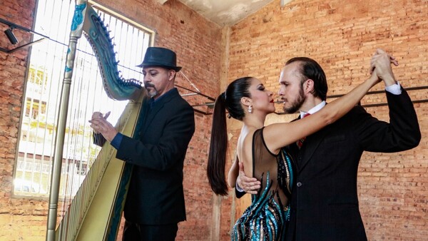 Dúo nacional de tango va al Mundial con tributo a Messi