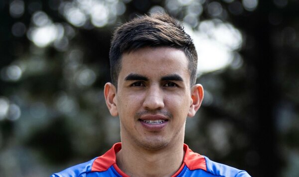 Versus / Romeo Benítez tendrá su chance en el fútbol argentino