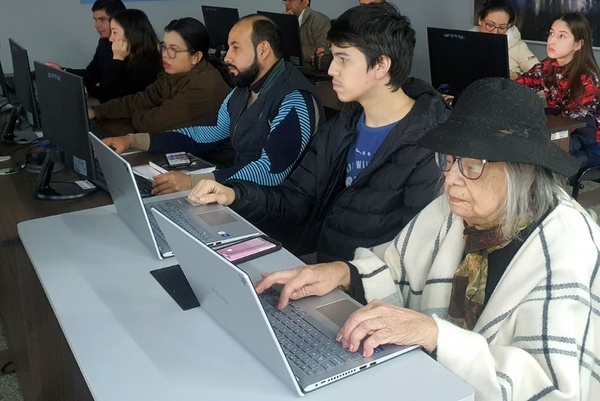 Plena aceptación de la ciudadanía a cursos gratuitos ofrecidos por MITIC - .::Agencia IP::.
