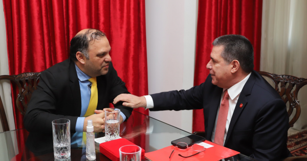 Varela se suma a los que ceden a la presión del oficialismo y va por la bendición de Cartes