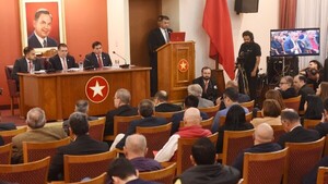 ANR critica a Maduro, pero mantiene a Stroessner como líder honorario