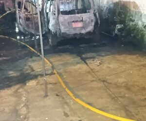 Vehículo se incendia en Remansito