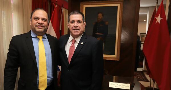 La Nación / Honor Colorado oficializó el pase del senador Mario Varela a sus filas