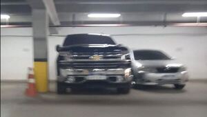 Camioneta de traficante de armas estaba dentro del Congreso