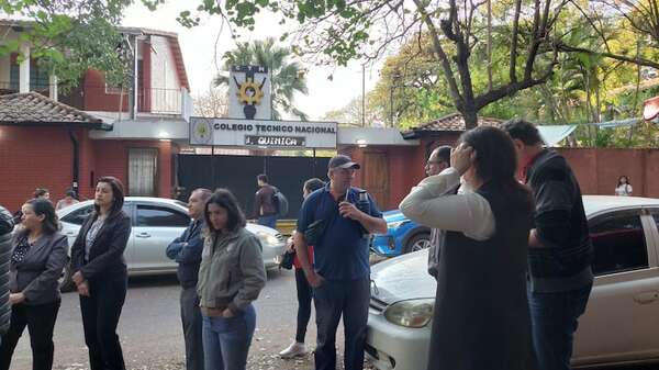 Ante sospecha de irregularidades en cooperadora escolar, padres del CTN van a recurrir a la Justicia - Nacionales - ABC Color