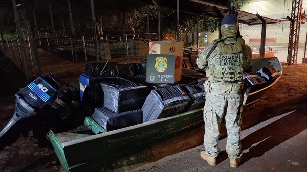 Incautan una embarcación con carga de cigarrillos de contrabando - Noticias Paraguay