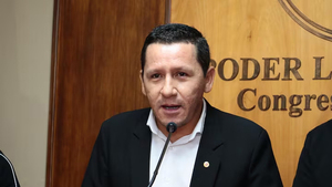 Por conducta “inmoral” el Honor Colorado expulsa a Javier Chaqueñito Vera de la bancada oficialista - OviedoPress