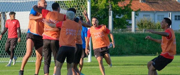 Versus / ¿Paraguay podría usar a su arquero suplente como jugador de campo?