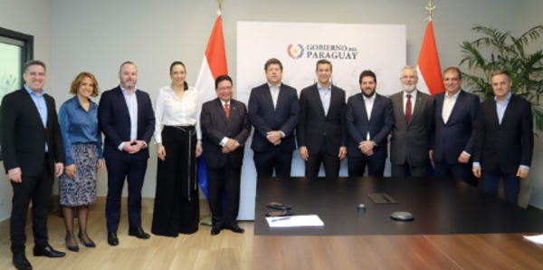 Gobierno anuncia acuerdo con empresa naviera para mejorar navegabilidad del río Paraguay