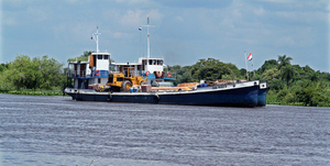 Gobierno firma convenio con empresa naviera para triplicar capacidad de carga en el río Paraguay - MarketData