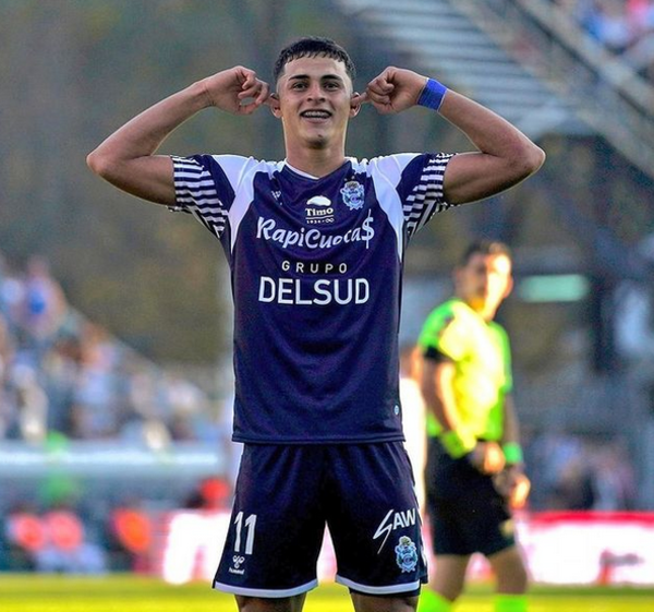 Ramón Sosa ya estaría en Inglaterra para cerrar con su nuevo club