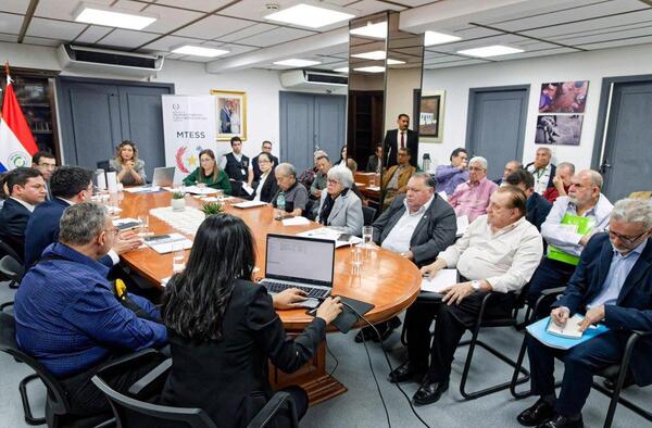 Gobierno y jubilados acuerdan mecanismo para conformar el Consejo de Seguridad Social - .::Agencia IP::.