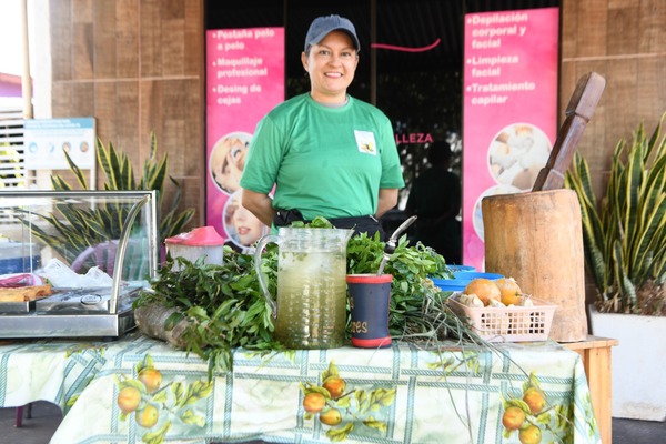 Comerciantes de Salto del Guairá concretan primera cosecha de remedios yuyos - .::Agencia IP::.