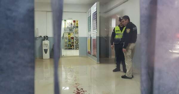 La Nación / A mano armada y culatazos a funcionarios roban local de cobranza dentro de UPAP