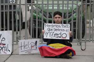 Regresan a Chile los primeros 20 funcionarios diplomáticos expulsados por Venezuela - Mundo - ABC Color
