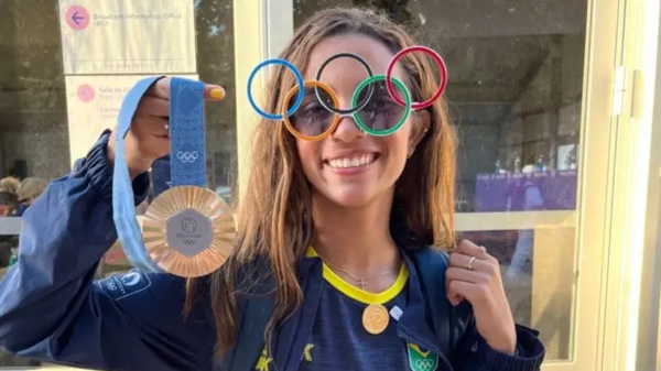 Rayssa Leal proclama en lenguaje de señas «Jesús es el camino, la verdad y la vida» tras ganar medalla en París 2024