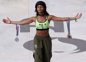 Rayssa Leal proclama en lenguaje de señas «Jesús es el camino, la verdad y la vida» tras ganar medalla en París 2024