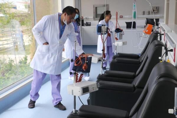 Provincia argentina de Mendoza cobrar谩 los servicios de salud a los extranjeros - Revista PLUS