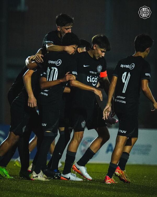 Los franjeados encabezan la Sub 14 - Fútbol - ABC Color