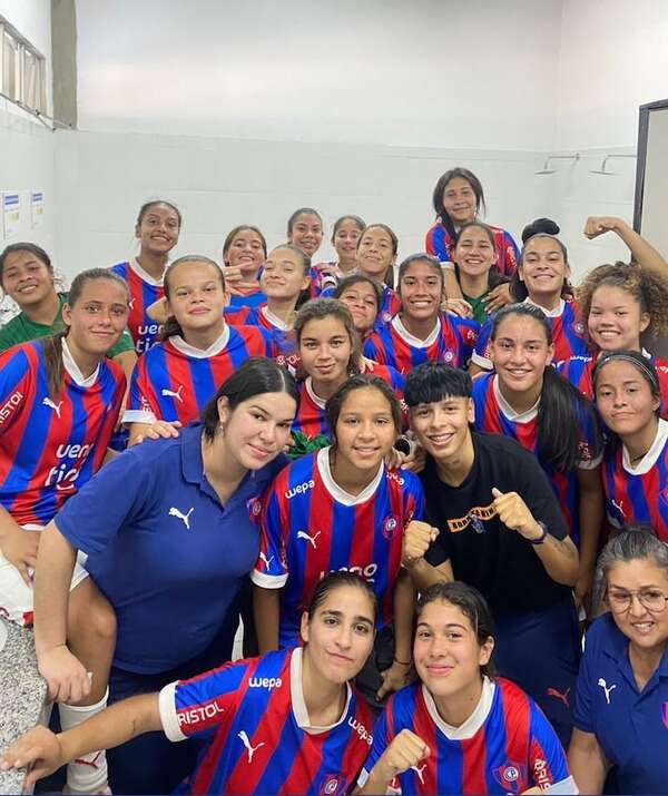 Cima de la Sub 18 en Femenino sigue siendo azulgrana - Fútbol - ABC Color