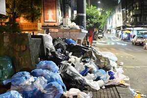 Campaña “Deja huella y no basura” busca terminar con los residuos en la zona comercial de Ciudad del Este - ABC en el Este - ABC Color