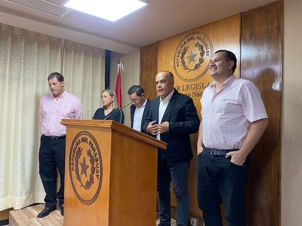 Expulsión de Chaqueñito de HC es por ausencias e indisciplina, y no por video, según Bachi - Política - ABC Color