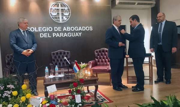 Resaltan rol fundamental de los abogados ante la sociedad en su día - Nacionales - ABC Color
