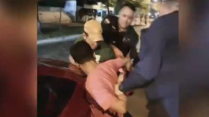 Conductor de Bolt escapó de sus asaltantes y los encerró en su vehículo