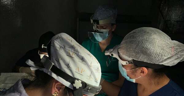 Diario HOY | Realizan trasplante capilar a niña que sufrió quemaduras en el cuero cabelludo