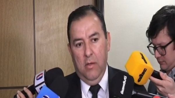 Llamativa visita del senador Líder Amarilla a un preso por narcotráfico - Noticias Paraguay