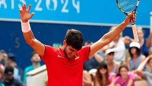 Versus / Carlos Alcaraz peleará por el oro en individuales en París-2024