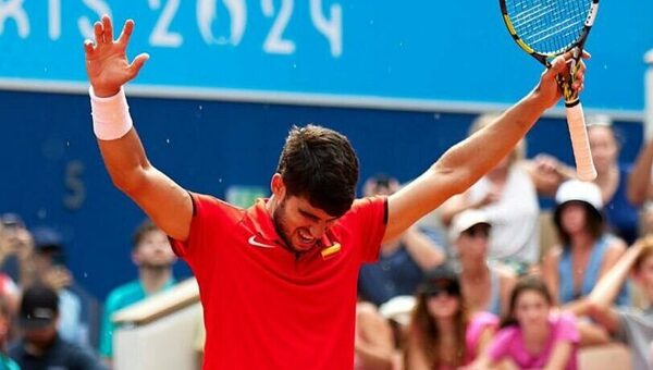 Versus / Carlos Alcaraz peleará por el oro en individuales en París-2024