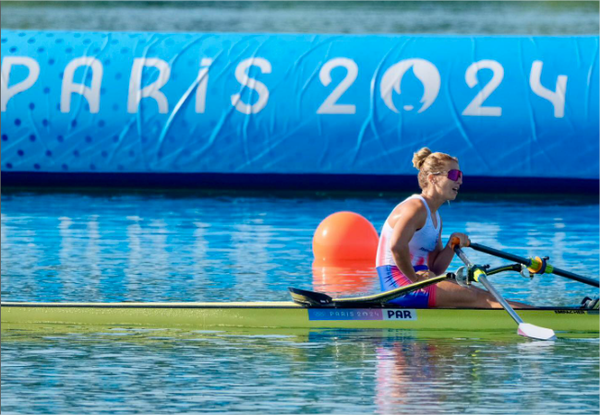 Xenia pasa primera eliminatoria atlética y Alejandra gana final D de remo