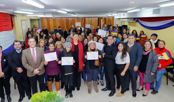 Tenonderã entrega capital semilla a 49 emprendimientos familiares del departamento de Guairá - .::Agencia IP::.