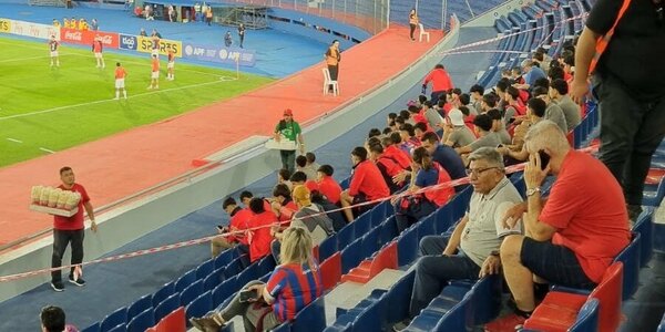 Versus / Cerro: ¿Clausuran una parte de Preferencias para evitar reclamos a Manolo?