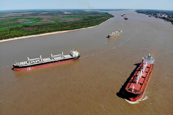 Aumento de peaje en la hidrovía no afectará al tramo utilizado por barcazas paraguayas - .::Agencia IP::.