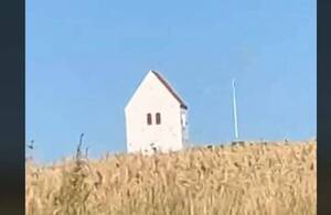 [VIDEO] ¡Existe ndajeko! Filmaron la “casa” de una “estrella” y se hizo viral