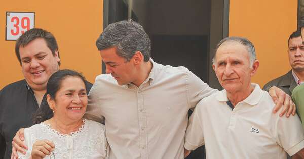 La Nación / El Gobierno entregó 113 viviendas en Paso Yobái