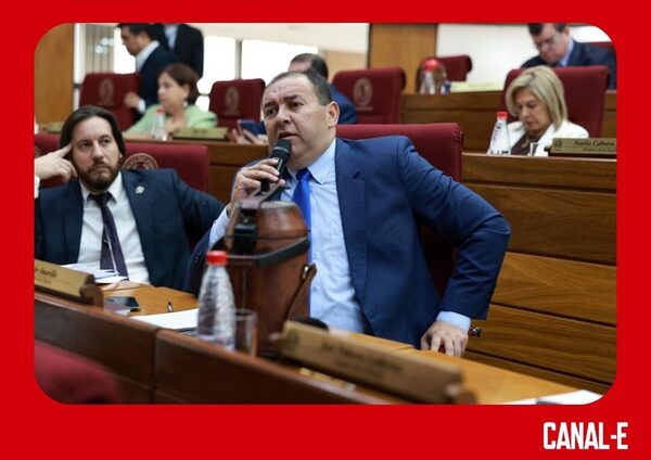 SENADOR DICE QUE VISITÓ A ACUSADO POR NARCOTRÁFICO COMO ACTO DE “AGRADECIMIENTO”