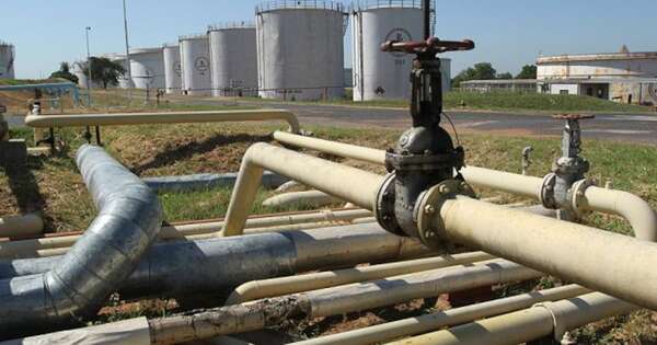 La Nación / Combustible búnker puede ser almacenado en varios tanques que sumen 16 millones de litros