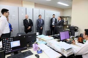 Autoridades de la CSJ recorrieron juzgados de Asunción