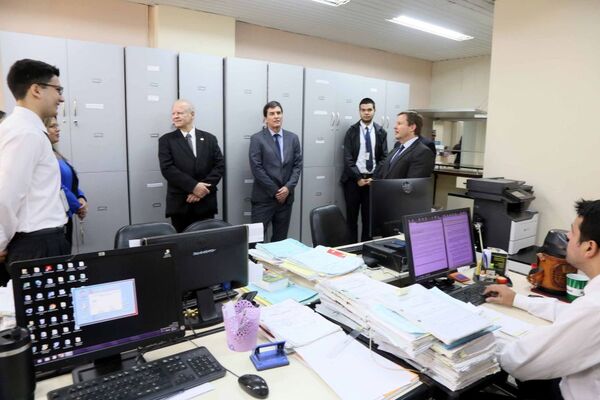 Autoridades de la CSJ recorrieron juzgados de Asunción
